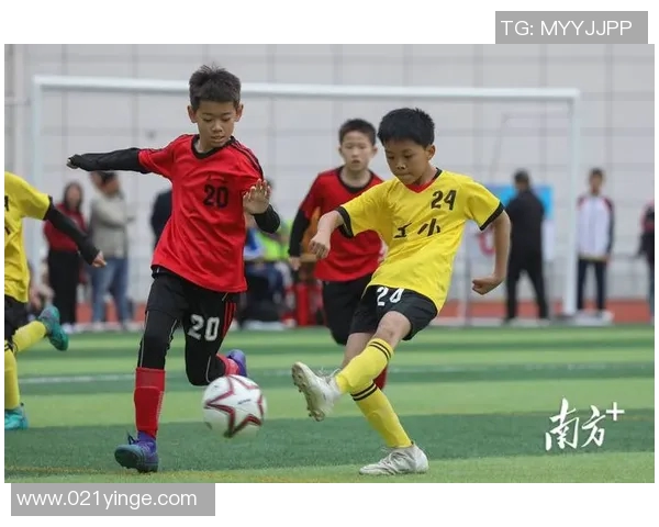 当足球球星体型突然变小该如何应对 足球运动员的适应与转型之路